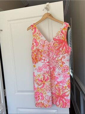 Lilly Pulitzer Pink Logo Tag on White Knit